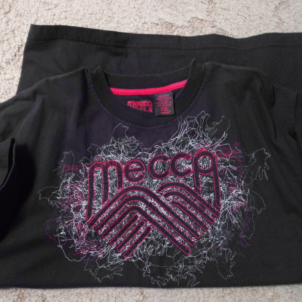 Vtg MECCA Embroidered Chest T-Shirt Men's 2XL